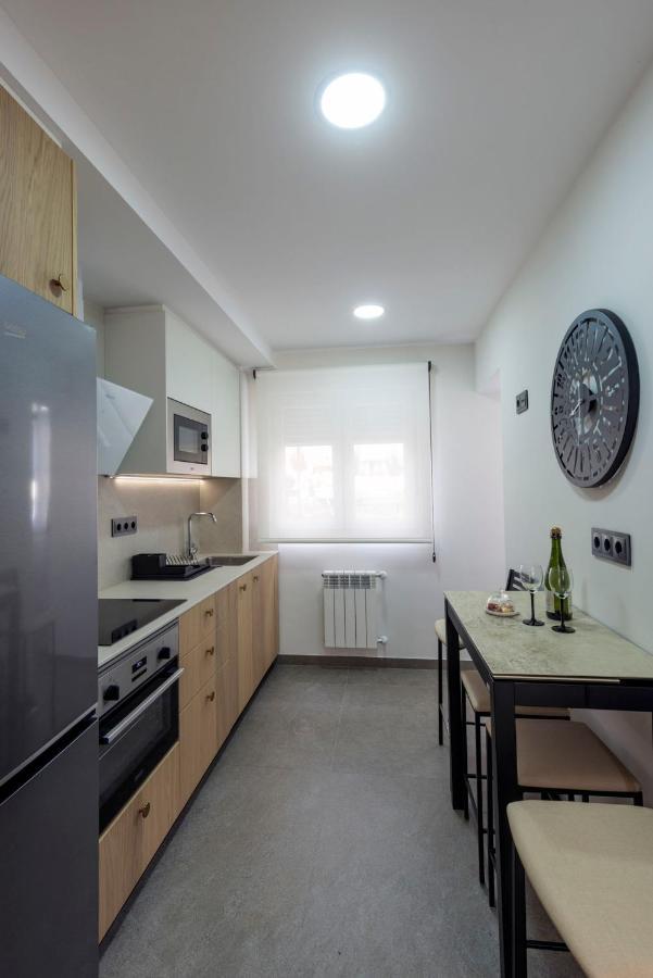 El Piso De Pilar Appartement Llanes Buitenkant foto
